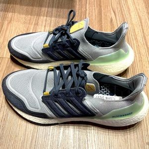 Gray Adidas Ultraboost 22 Size 10